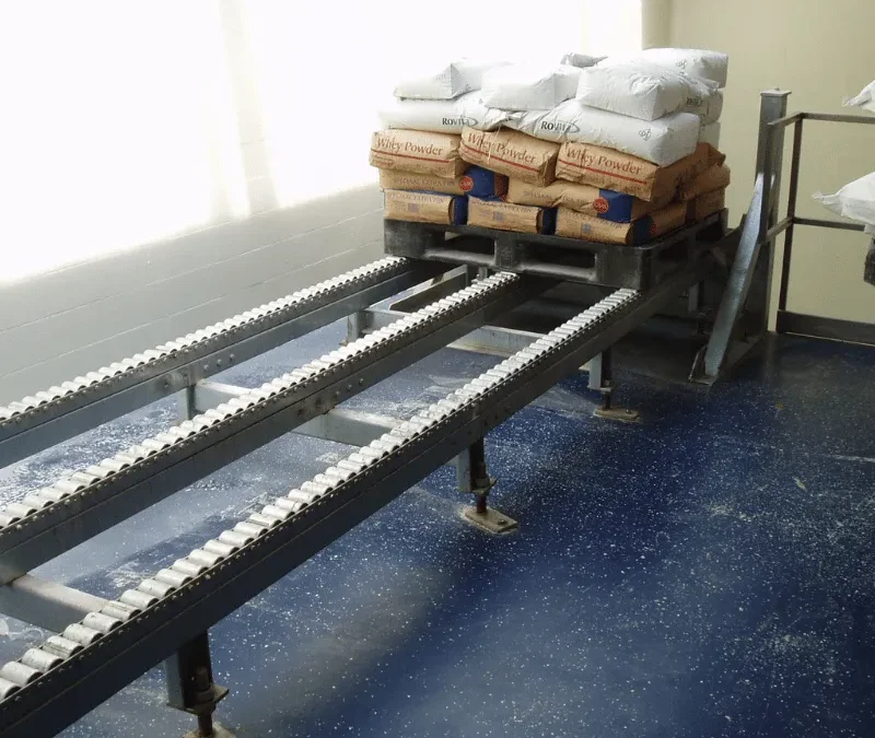 Transport system with pallet on it.