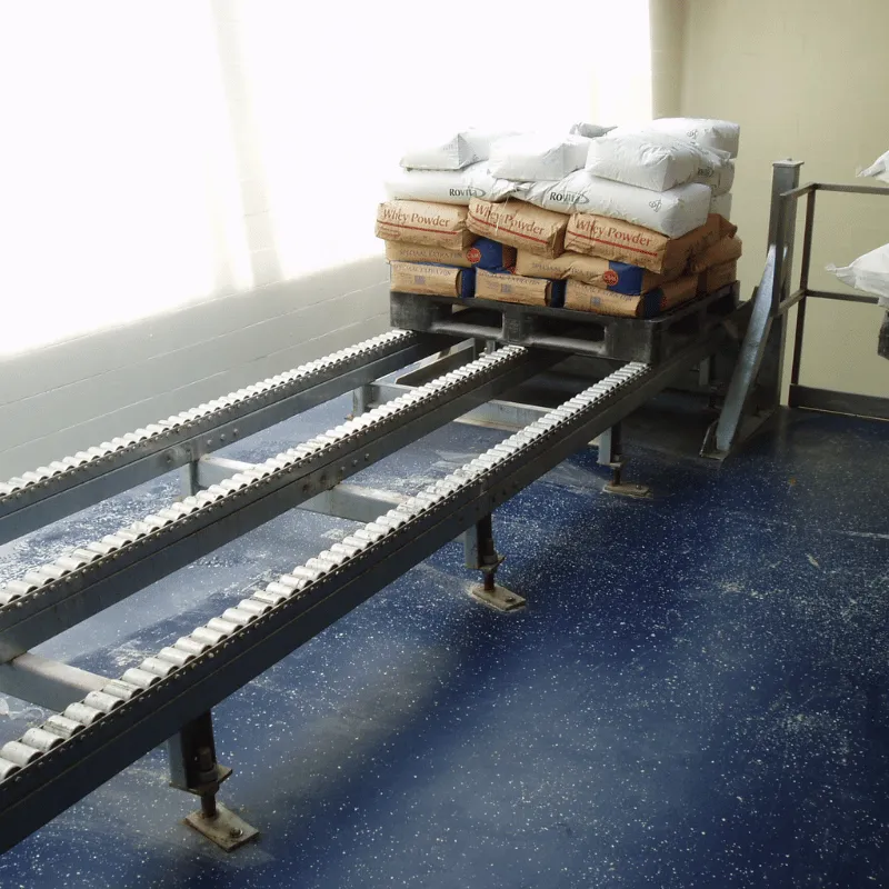 Transport system with pallet on it.