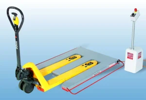 Yellow pallet lift plugged with short black handle.