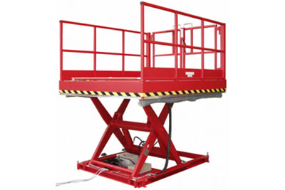 Pallet lift system in warehouse moving heavy products